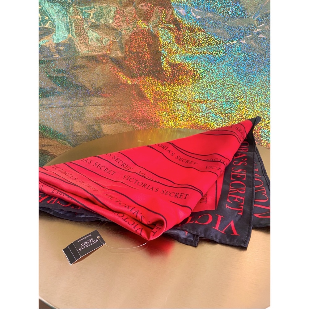 💥Red Victoria's Secret Scarf💥